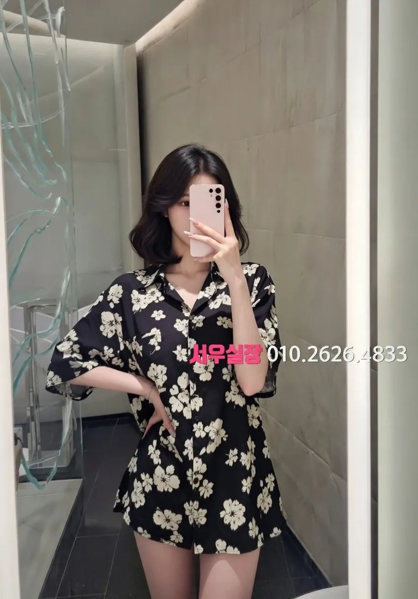 논현 미러룸 프리미엄 라인업 40번 프로필